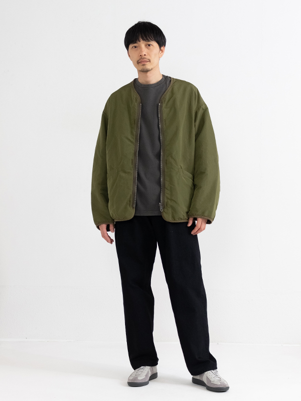 平置きサイズおよそですvisvim iris liner jacketメンズ　２