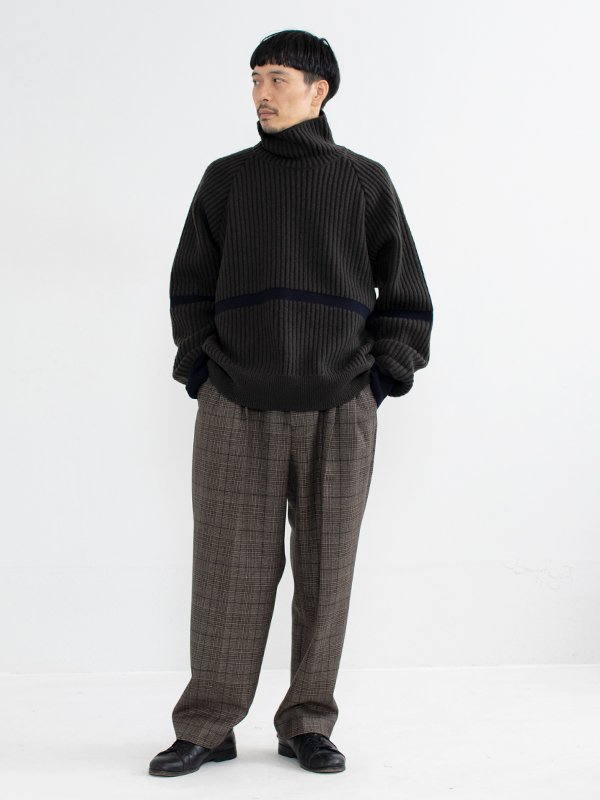 最終価格】THICK WALE HIGH NECK KNIT-