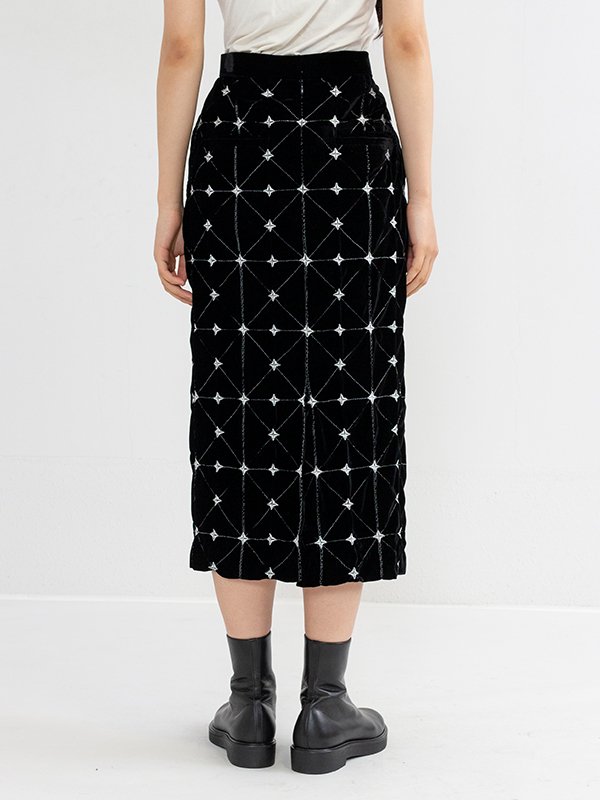 Embroidery velvet skirt-エンブロイダリーベルベットスカート-BELPER