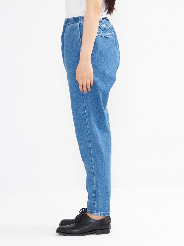 DENIM TAPERED PANTS-デニムテーパードパンツ-HYKE（ハイク ...