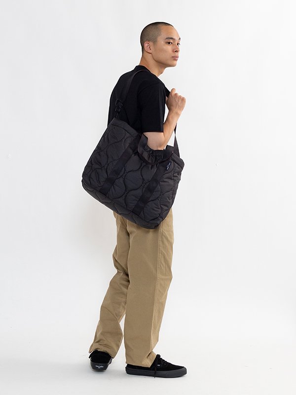 Ester lip quilted tote bag-エステルリップキルトトートバッグ-COMME