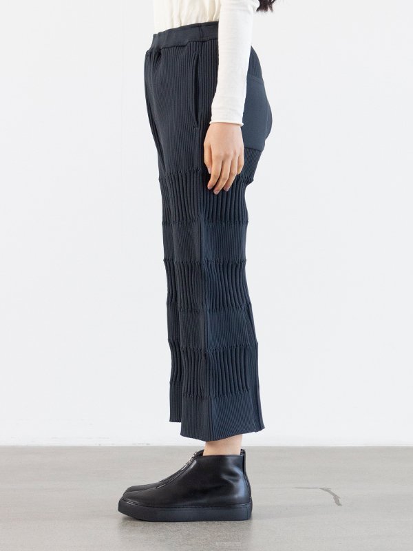 FLUTED PANTS-フルーテッドパンツ-CFCL（シーエフシーエル）通販| st ...