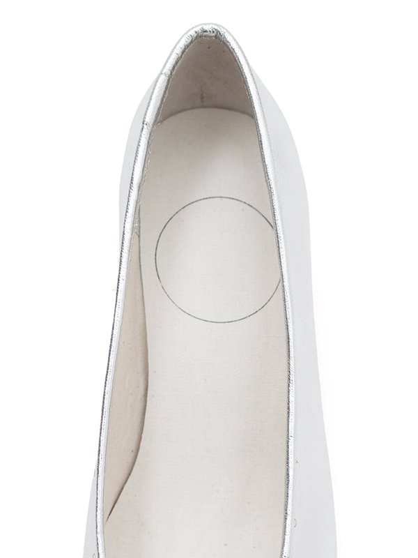 Fulgent silver and white gold leather koshin folk pumps
