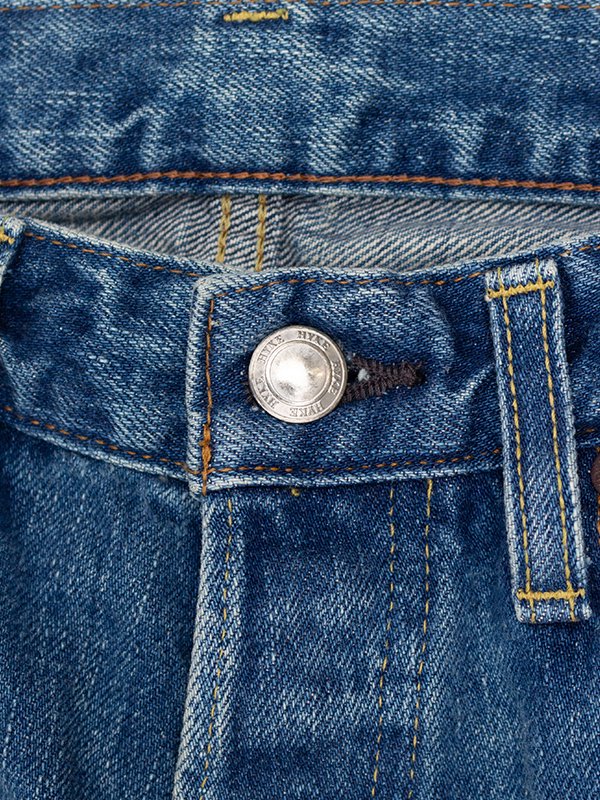 人気商品の中古品・新品・未使用品 CLASSIC JEANS-クラシックストレートジーンズ-HYKE STRAIGHT パンツ
