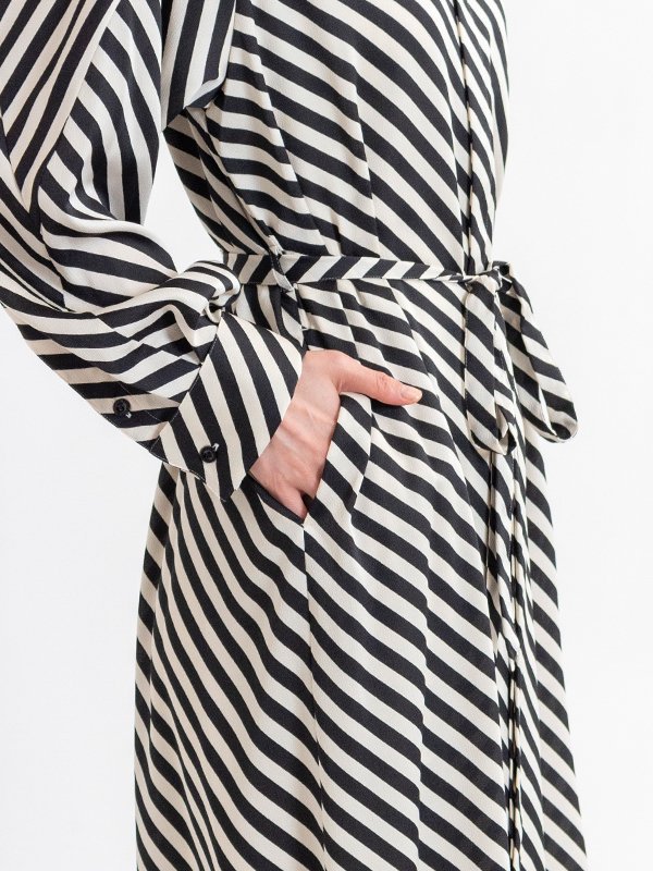 【HYKE】 Stripe Hammer Satin Dress