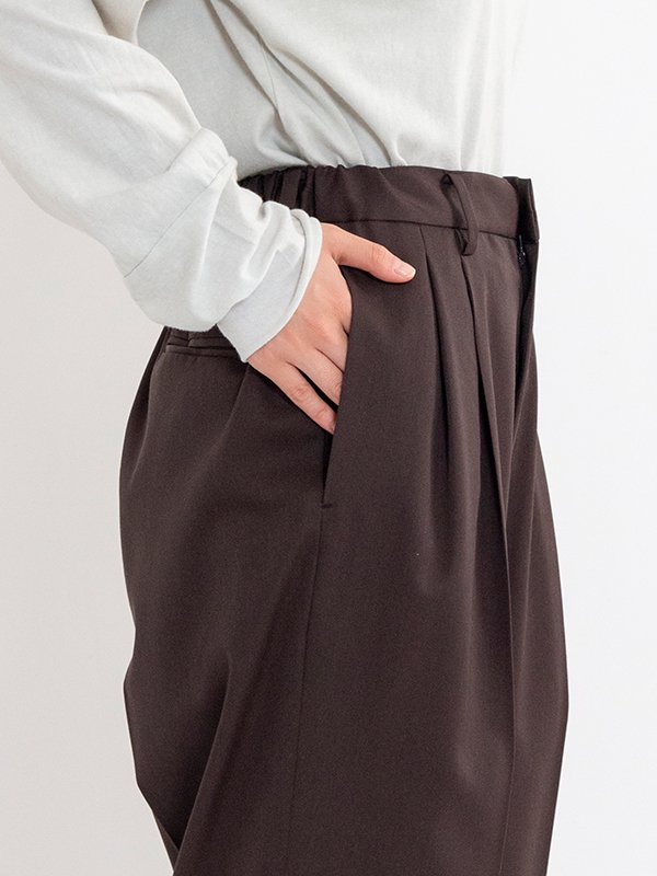 ssstein / シュタイン】TWO TUCK EASY TROUSERS - BLACK | 公式