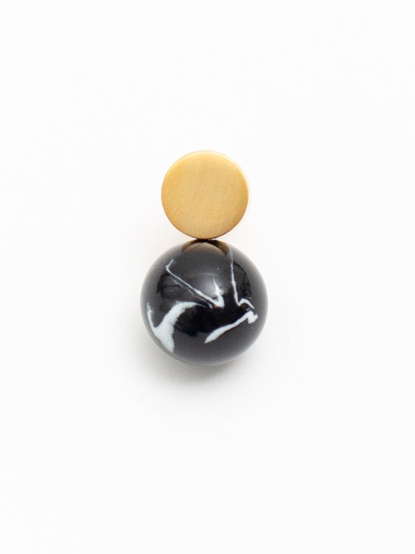 【HYKE】ハイク FLAT ROUND AND BALL ピアス FLAT ROUND AND BALL EARRINGS-フラットアンドボールイヤリング