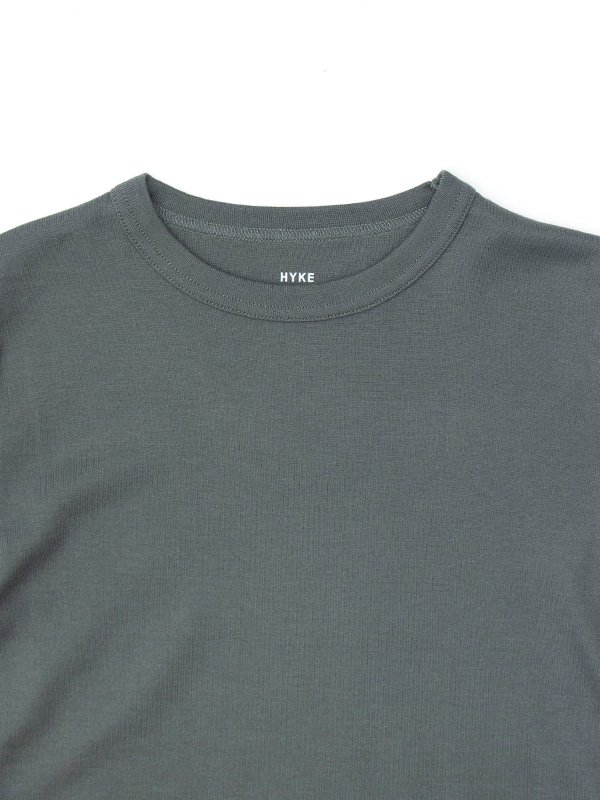 HYKE Tシャツ　グレー HYKE（ハイク）の「＜HYKE（ハイク）＞ショートスリーブ Tシャツ