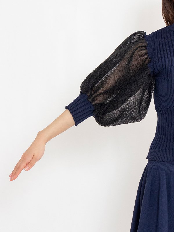 FLUTED LUCENT SHORT PUFF SLEEVE TOP