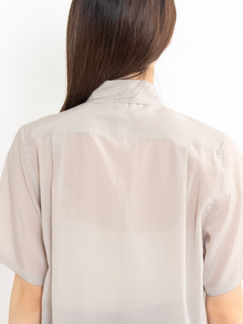 【新品　タグ付き】LOHEN ハイスタンドブラウス　ブラック　タグ付き un_e7310.jpg?w=532&h=399&