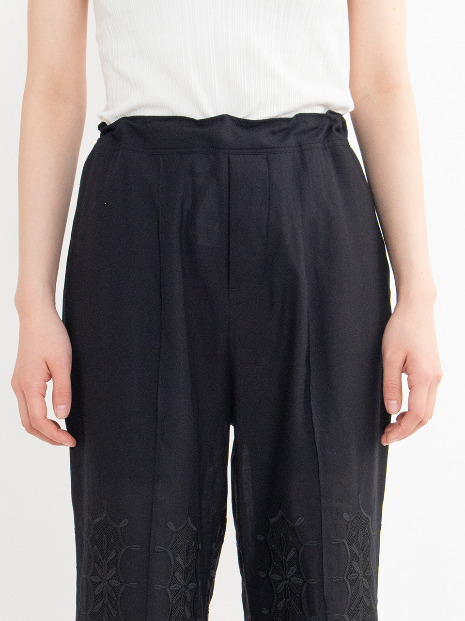 Embroidery Lace Pants-エンブロイダリーレースパンツ-TOGA TOO