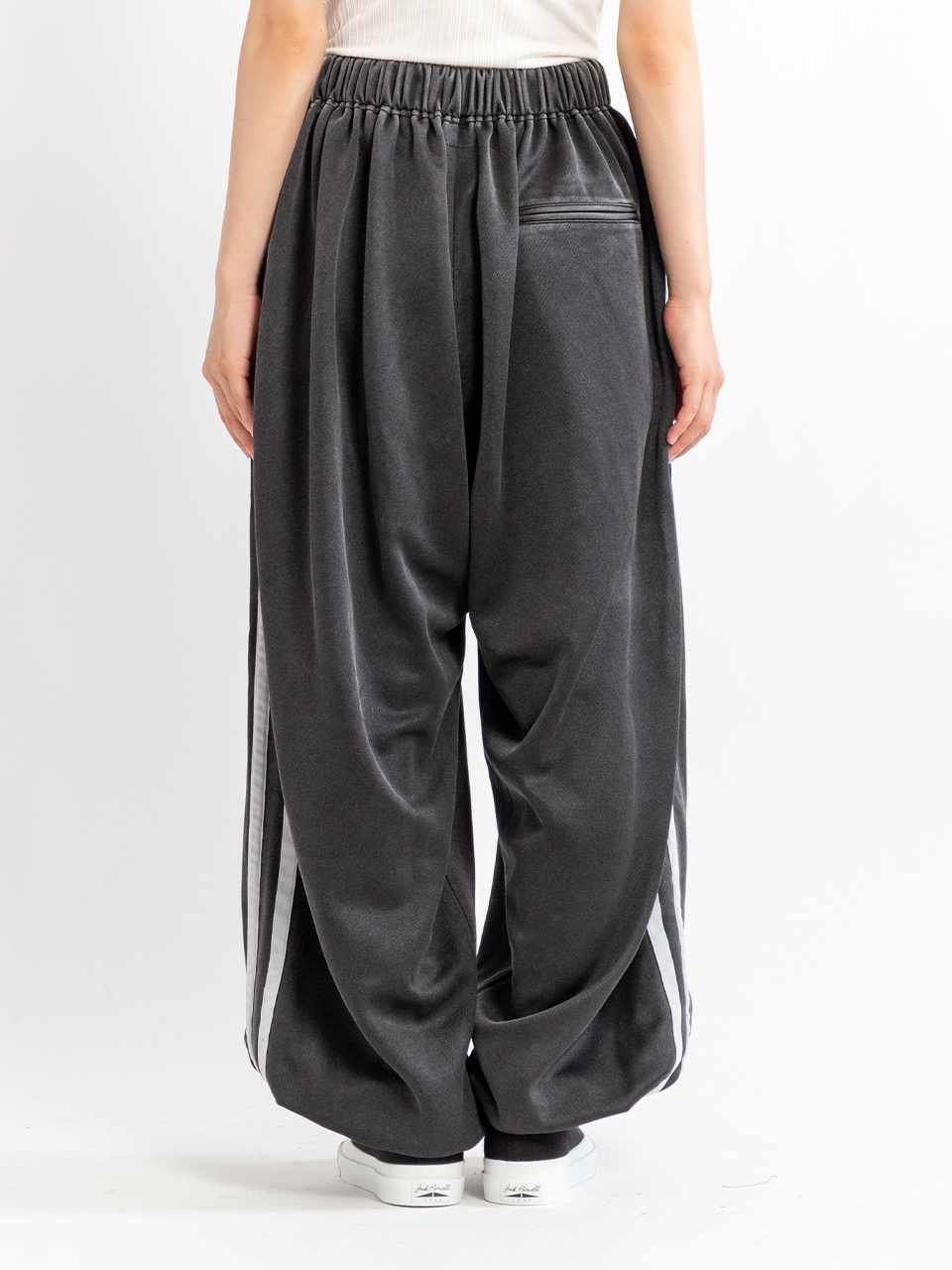 FADED BLACK TRACK PANTS-フェイデッドブラックトラックパンツ