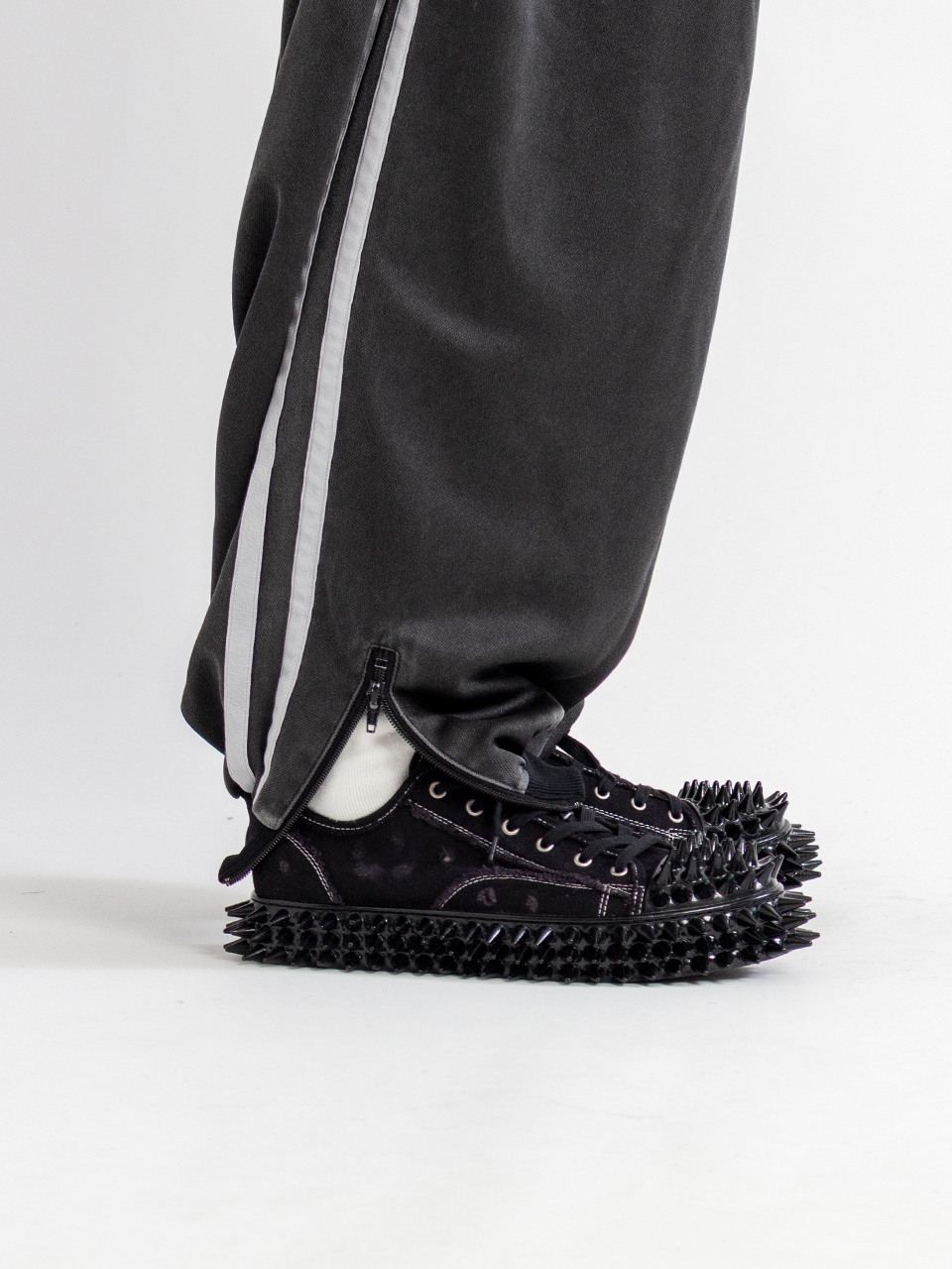 FADED BLACK TRACK PANTS-フェイデッドブラックトラックパンツ