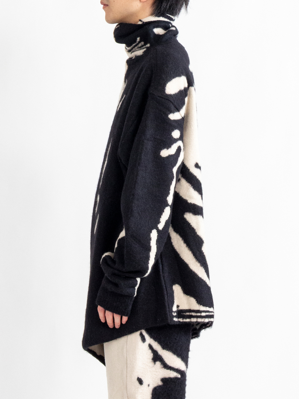 GRAFFITI JACQUARD KNIT PULLOVER -グラフィティジャガード