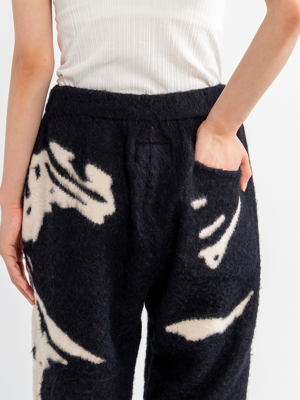 GRAFFITI JACQUARD KNIT PANTS-グラフィティジャガードニットパンツ