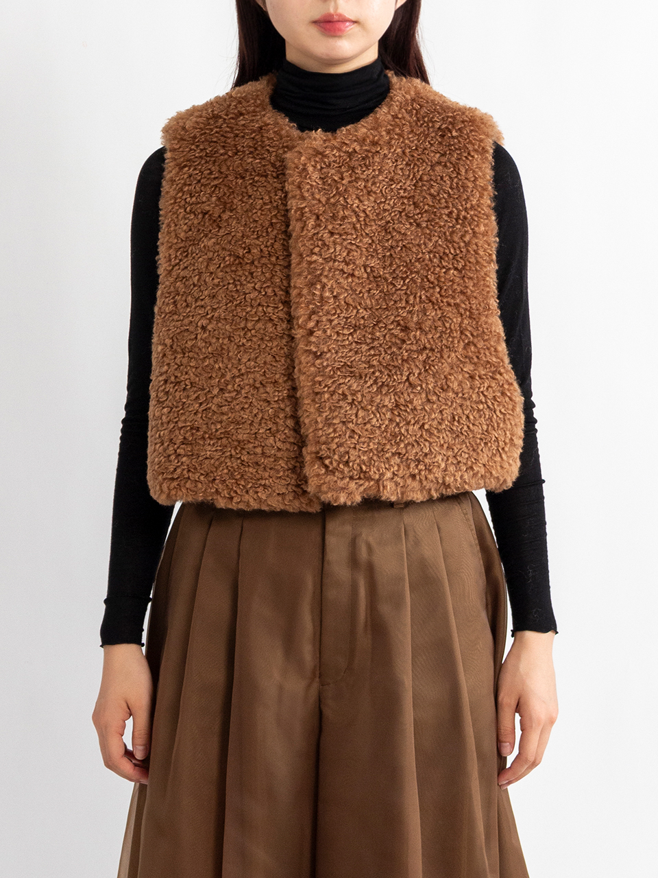 HYKE ハイク ボアFAUX SHEARLING CROPPED VEST FAUX SHEARLING CROPPED VEST ファーシャーリングクロップトップ