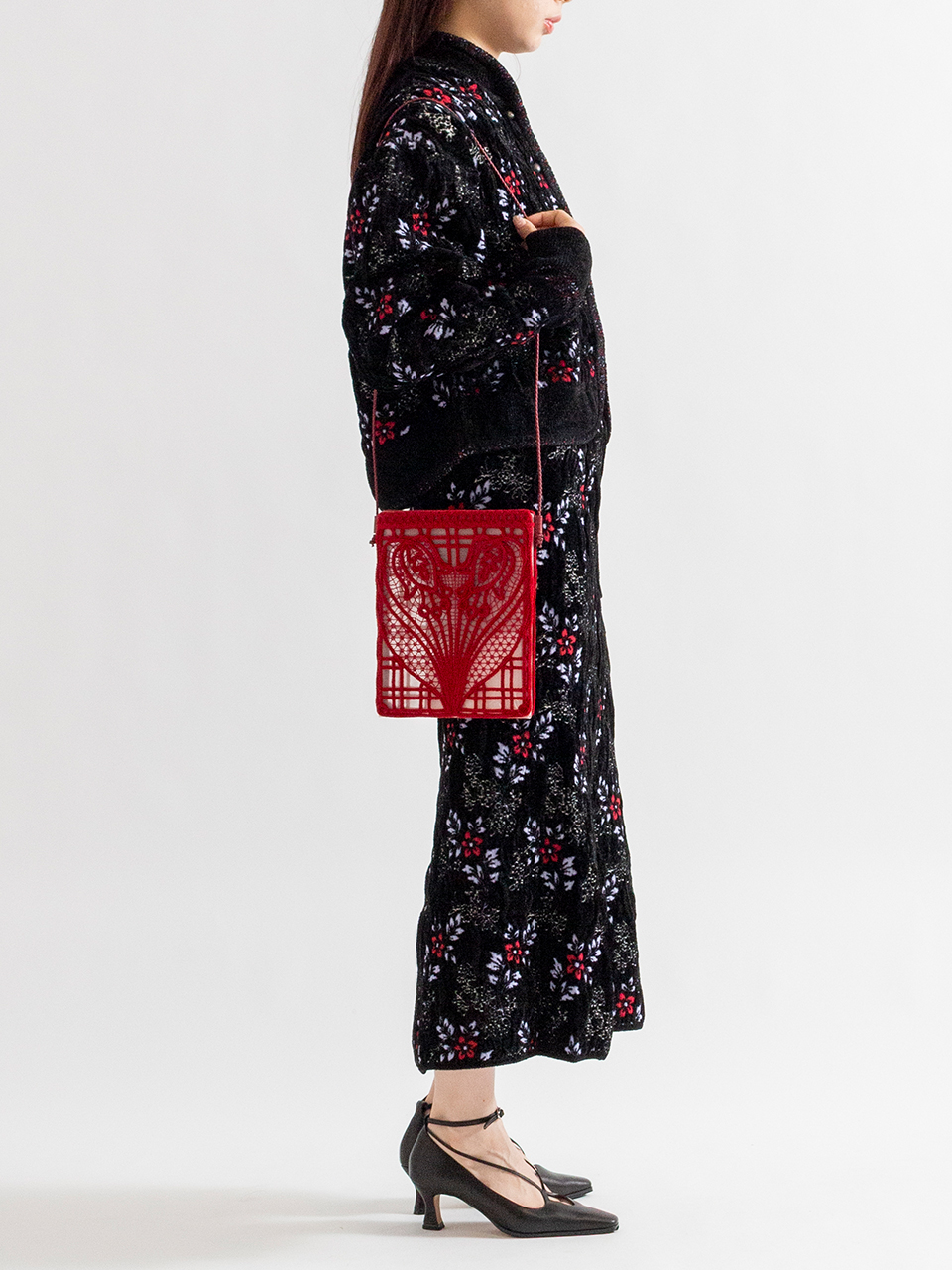 Cording Embroidery Pouch With Leather Strap-コーデイングエンブロイ