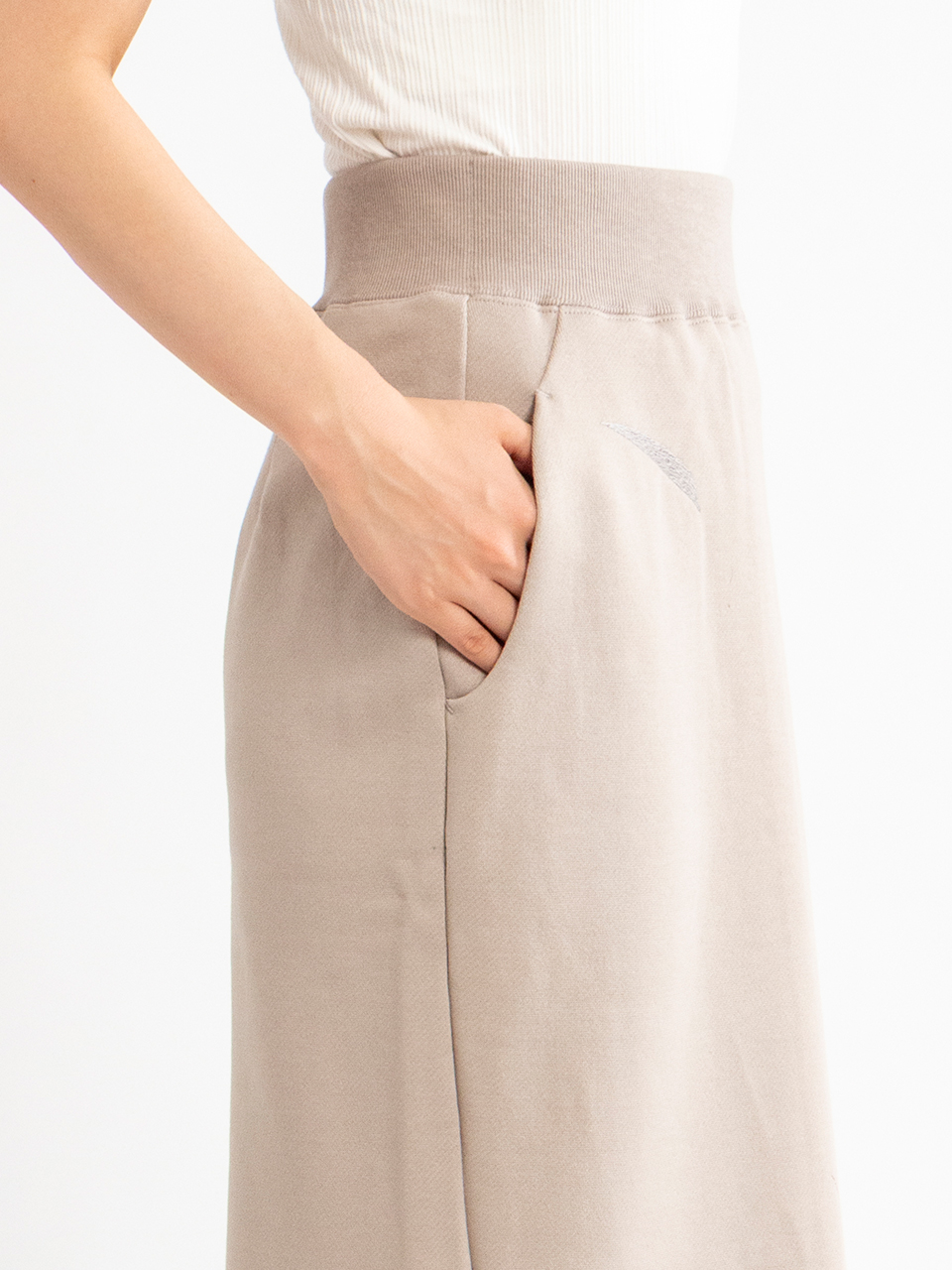 Floral Motif Embroidered Sweater Skirt-フローラルモチーフ