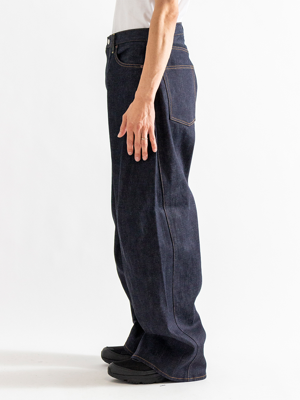 DENIM BARREL LEG JEANS デニムバレルレッグジーンズ-HYKE
