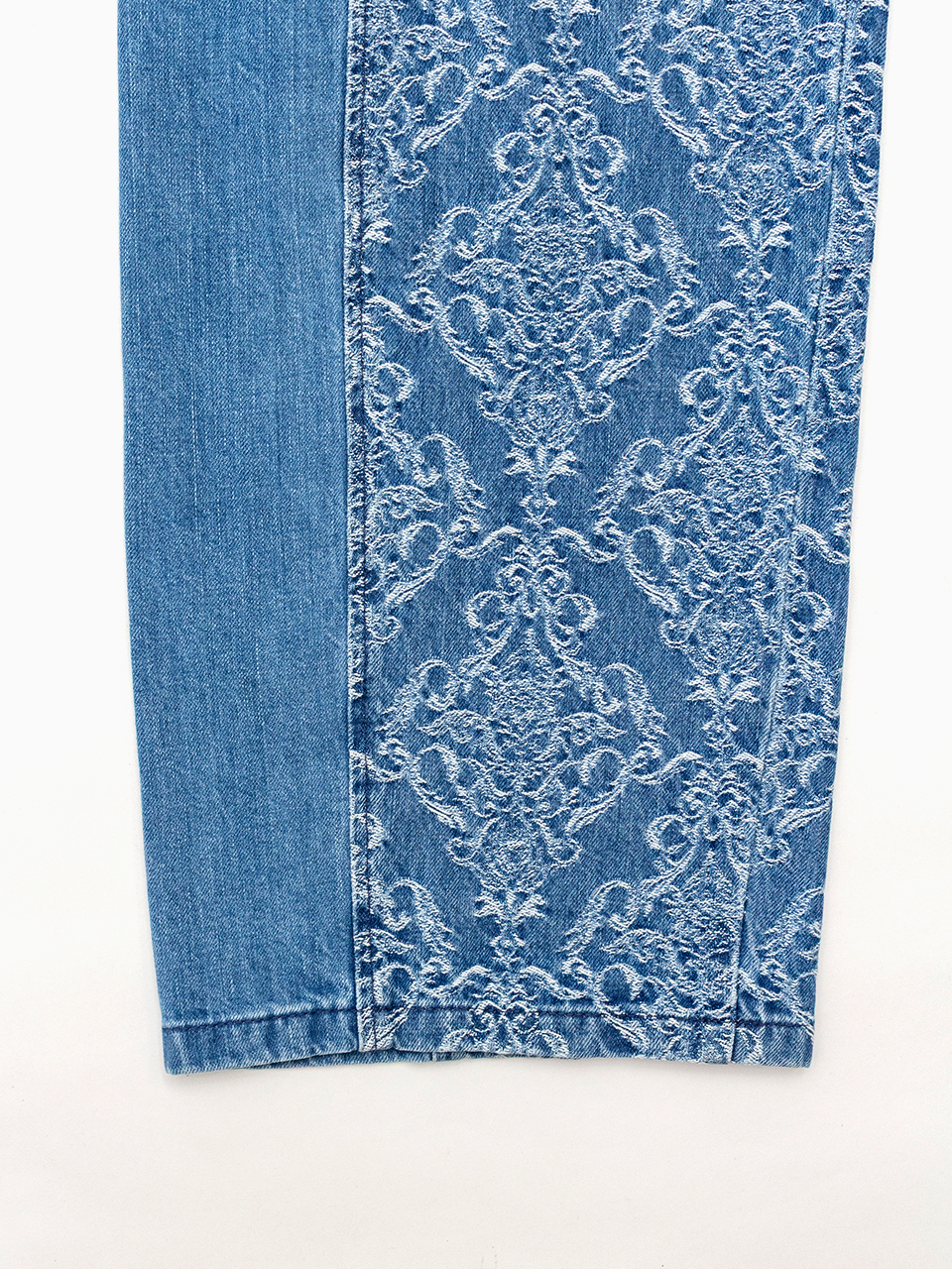DAMASK-PRINT DENIM CURVE-FIT HIGH-RISE JEANS-プリントデニムカーブ