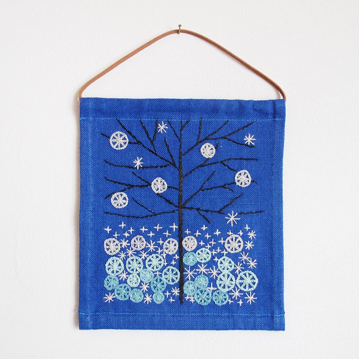 冬の刺繍タペストリー /21×23.5 - 北欧ヴィンテージ雑貨 食器