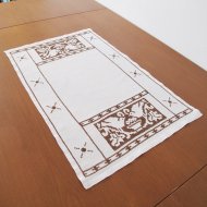 ブラウンステッチのコットン テーブルランナー/54×34/北欧ヴィンテージ刺繍