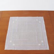グレーリネンの刺繍テーブルセンター /53×53/北欧ヴィンテージファブリック