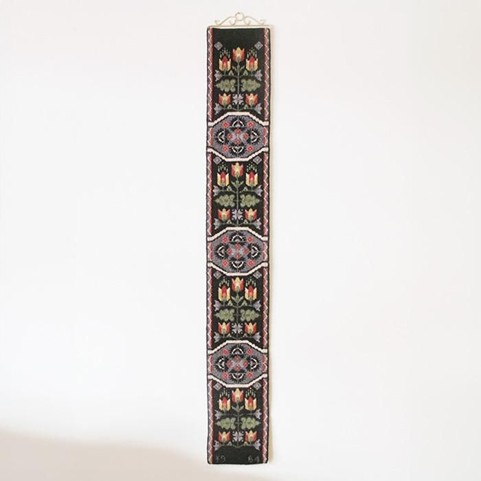 TVISTSOM / ツヴィスト刺繍 ロングタペストリー 【クリック