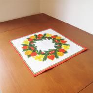 <img class='new_mark_img1' src='https://img.shop-pro.jp/img/new/icons12.gif' style='border:none;display:inline;margin:0px;padding:0px;width:auto;' />クリスマスリースのテーブルセンター/43×41.7【クリックポストOK】