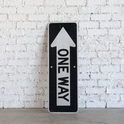 <img class='new_mark_img1' src='https://img.shop-pro.jp/img/new/icons47.gif' style='border:none;display:inline;margin:0px;padding:0px;width:auto;' />VINTAGE ROAD SIGN