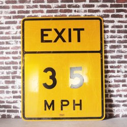 <img class='new_mark_img1' src='https://img.shop-pro.jp/img/new/icons47.gif' style='border:none;display:inline;margin:0px;padding:0px;width:auto;' />VINTAGE ROAD SIGN