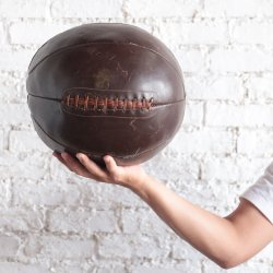 <img class='new_mark_img1' src='https://img.shop-pro.jp/img/new/icons47.gif' style='border:none;display:inline;margin:0px;padding:0px;width:auto;' />MEDICINE BALL