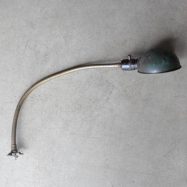 GOOSENECK LAMP