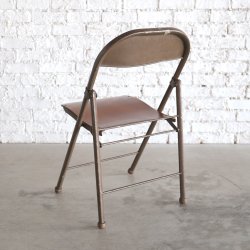<img class='new_mark_img1' src='https://img.shop-pro.jp/img/new/icons47.gif' style='border:none;display:inline;margin:0px;padding:0px;width:auto;' />FOLDING CHAIR