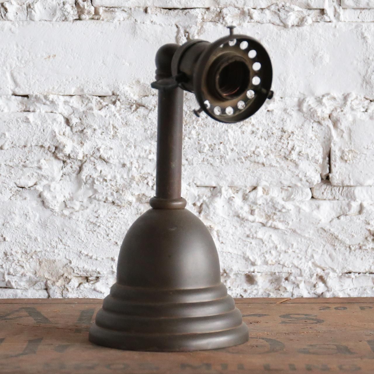 WALL LAMP