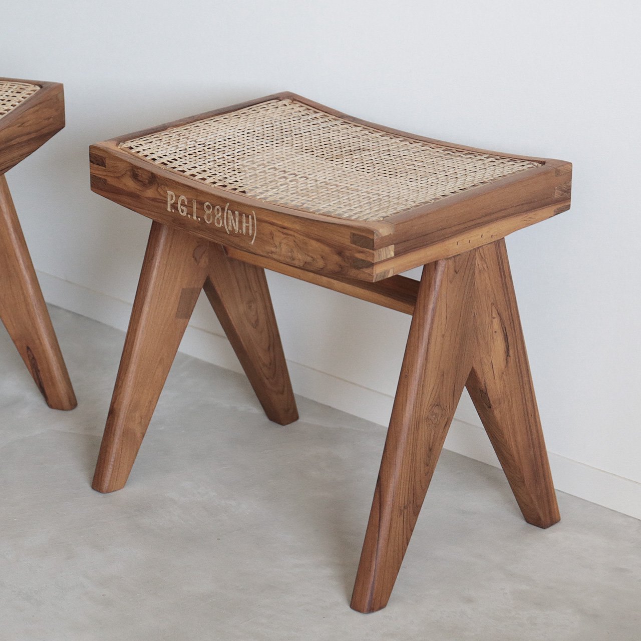 Low Stool（Burma Teak）] ピエールジャンヌレ PierreJeanneret リ