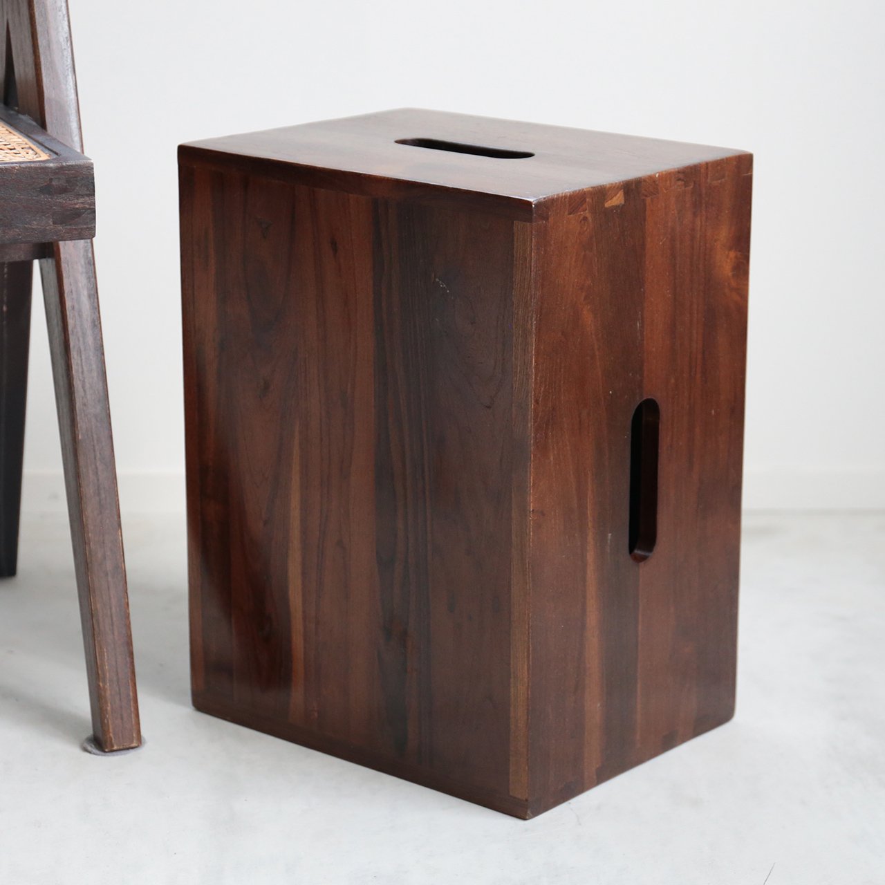 Cube stool（Burma Old Teak）] ル・コルビュジエ ピエールジャンヌレ 