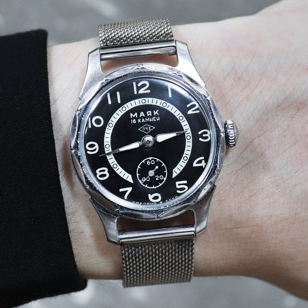 Vintage 1950's "MAJAK" USSR Soviet Russian Wrist Watch -CCCP- ｜ 旧ソ連製 手巻き式 ビンテージ時計 - American Classics