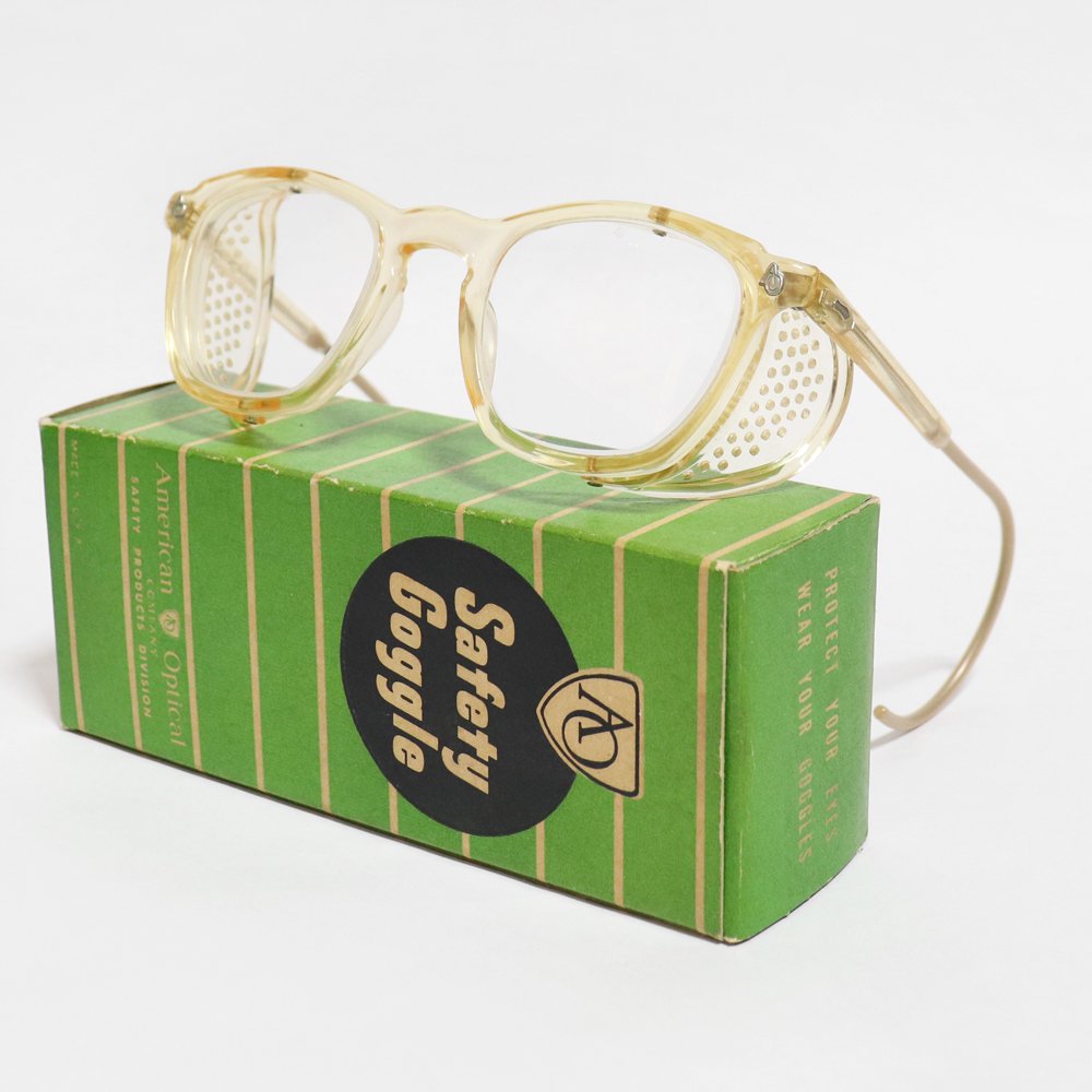 Deadstock】Vintage 1950's American Optical Safety Eyeglasses -Flesh Pink- ｜  ビンテージ眼鏡 - American Classics