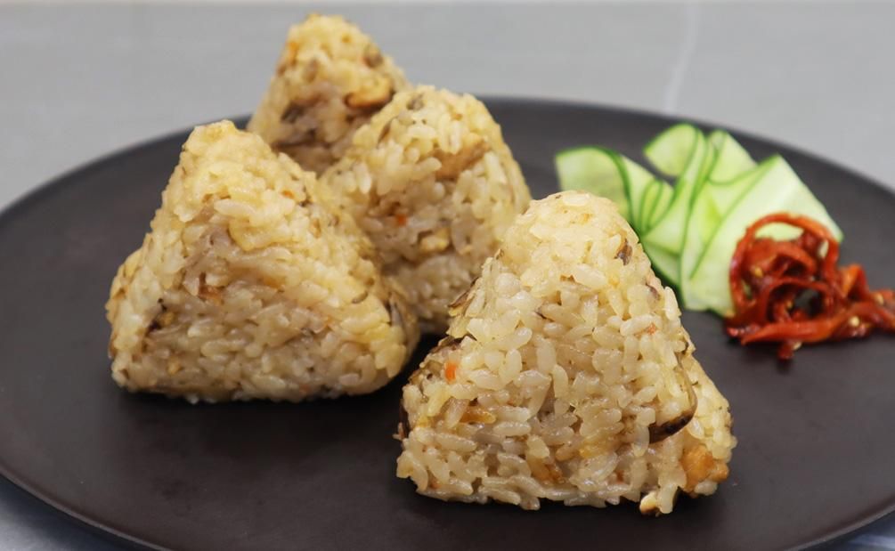 みつせ鶏本舗とり飯おにぎり 340g（4個入）｜冷凍