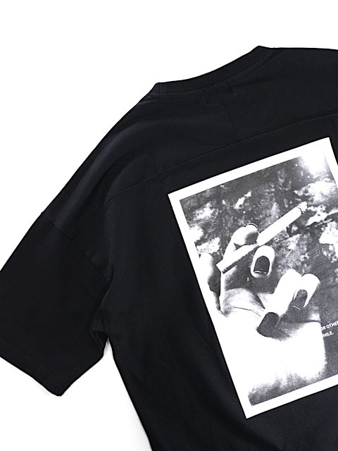 【SLICK】Dropped Shoulders Printed T-Shirt (Unless)：画像4