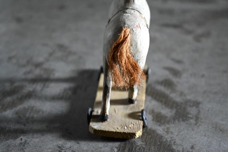 アンティーク雑貨：Wood Carving Horse Pull Toy - berkarte