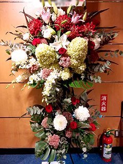 シネマート新宿に配達した公演祝いのスタンド花