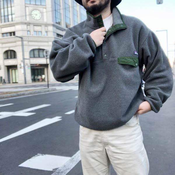 名品 patagonia パタゴニア シンチラ フリース スナップT グレー系×緑