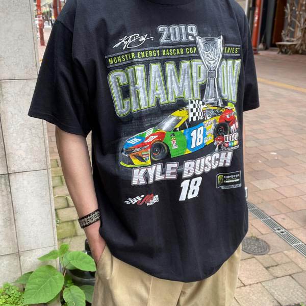 新品 レア 2019 m&m's NASCAR モンスターエナジー ナスカーカップ 半袖Tシャツ 黒 XL カイル・ブッシュ デッドストック d143