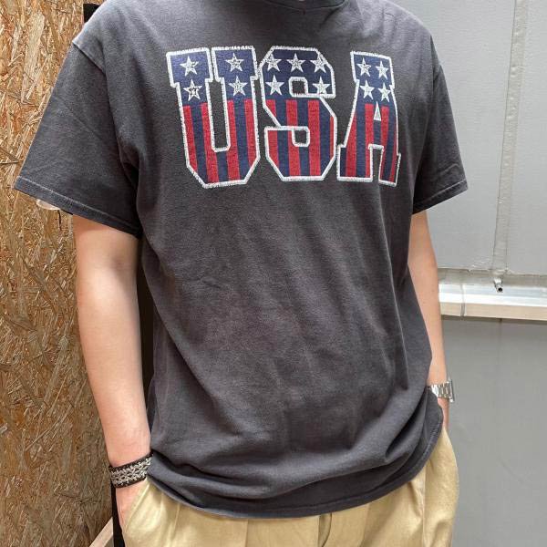 星条旗USAプリント 半袖Tシャツ 黒 L程度 ブラック アメリカ アメリカンフラッグ柄 ビンテージ d143 - 札幌 ビンテージ 古着屋  BRIDGE（ブリッジ） ビンテージ古着 通販サイト | オンラインストア