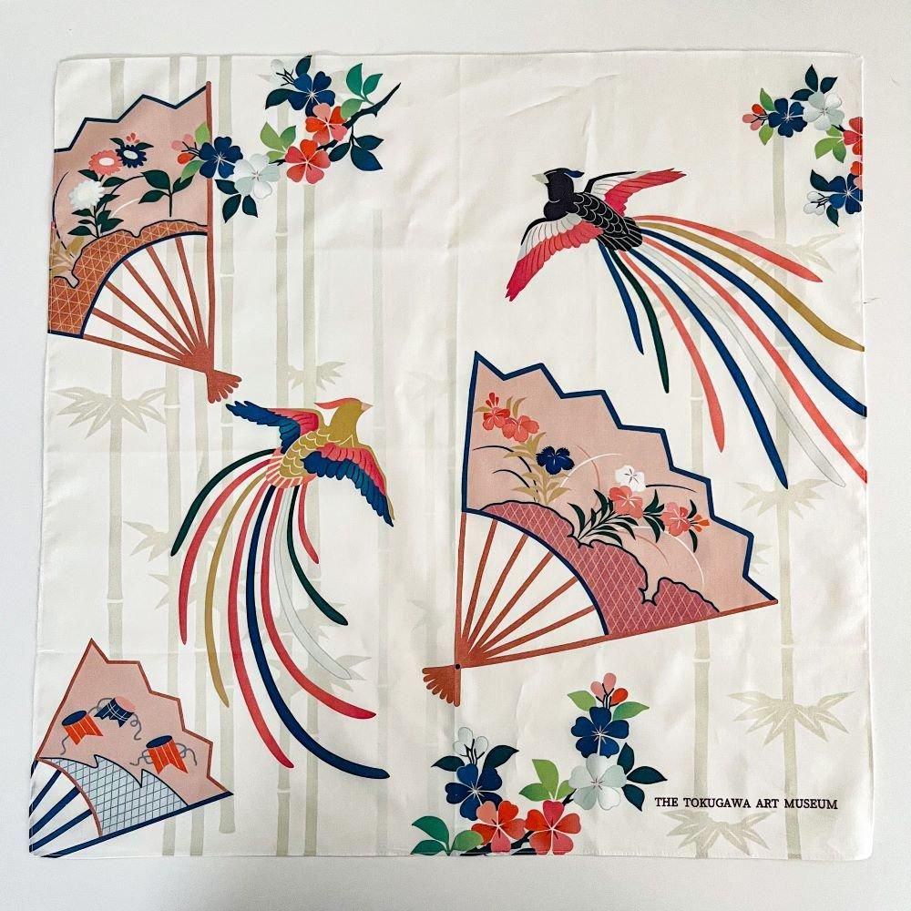 徳川美術館オリジナルハンカチ 白地扇に尾長鳥文 - 徳川美術館