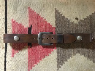<img class='new_mark_img1' src='https://img.shop-pro.jp/img/new/icons14.gif' style='border:none;display:inline;margin:0px;padding:0px;width:auto;' />Vintage Leather Belt W/Big Round Studded Brown Belt