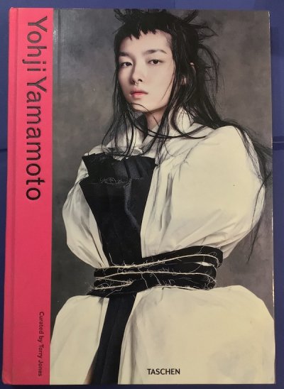 Yohji Yamamoto（山本耀司）　Designer Monographs