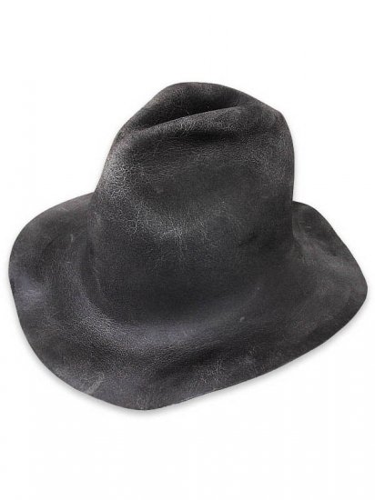 REINHARD PLANK SPAVENTA 黒帽子デザイナー”